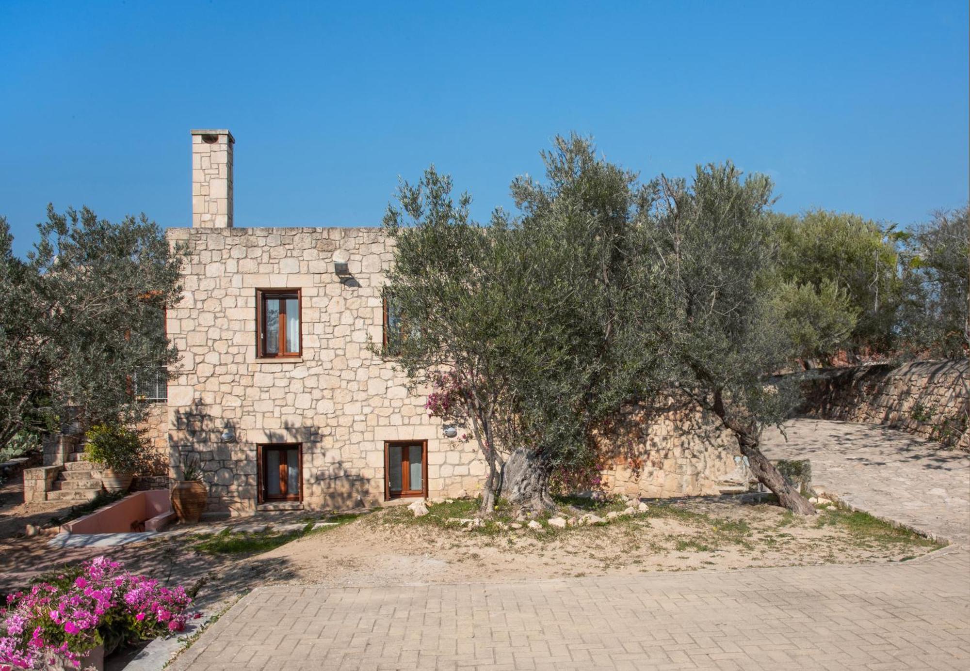 Pyrgos Ralli Estate Guesthouse Aegina Exterior photo